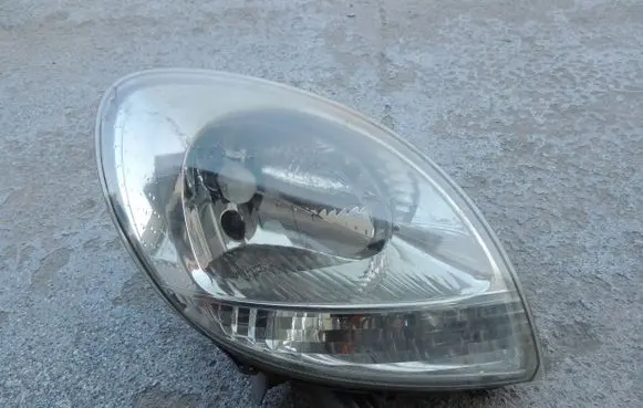 Nissan Kubistar Headlight/headlamp 8200236591 89009622 89008440