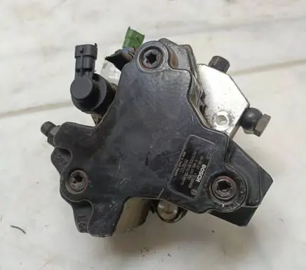 Volvo V70 Fuel injection high pressure pump 0445010111 1000459 8692521