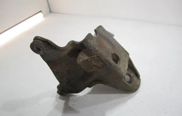 Volkswagen Golf III Engine mounting bracket 1H0199273A