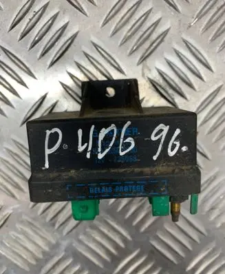 Peugeot 406 Glow plug pre-heat relay 735068