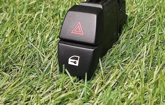 BMW 5 F10 F11 Hazard light switch 9161896 6131916189604