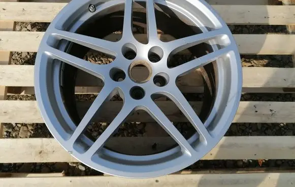 R18 alloy rim