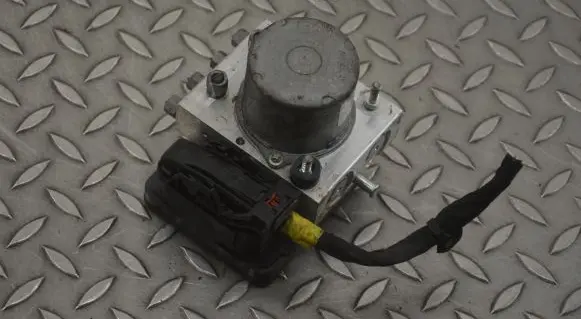 Tesla Model Y ABS Pump 104474500B