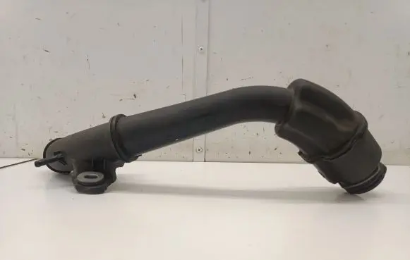 Mercedes-Benz CLA C118 X118 Intercooler hose/pipe A2820981200