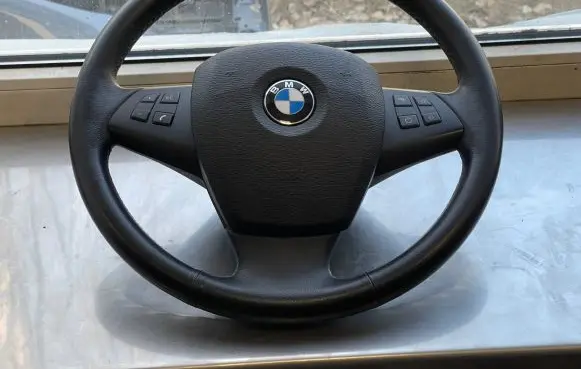BMW X5 E70 Steering wheel 9239899 20287379 307192285D01