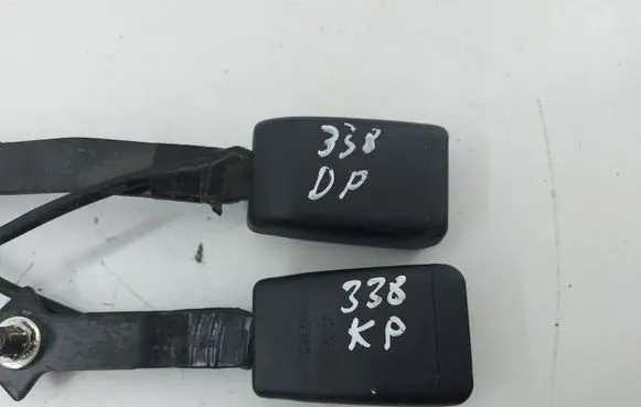 Mazda CX-7 Front seatbelt buckle 070524BC