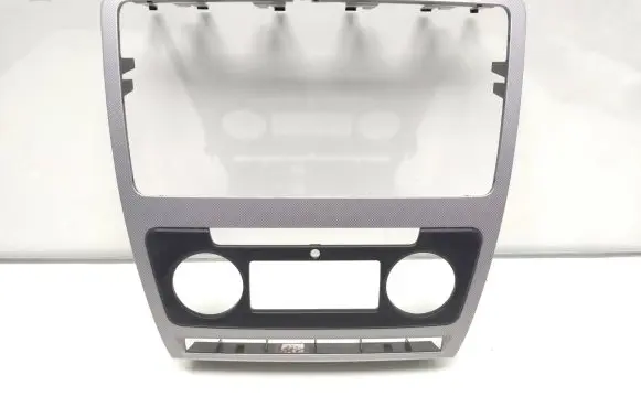 Skoda Octavia Mk2 (1Z) Radio/GPS head unit trim 1Z0858069AA