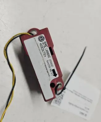 Volkswagen Golf IV Airbag deployment crash/impact sensor IJ0909606D
