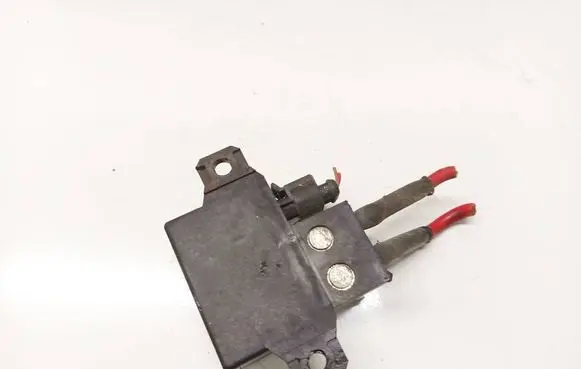 BMW X6 E71 Coolant fan relay 7661503 v23132a2001x26