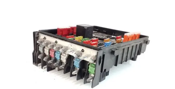 Volkswagen PASSAT B6 Fuse module 3C0937125 10258306