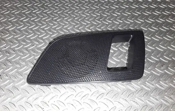 Skoda Octavia Mk2 (1Z) Rear door window switch trim 1Z0868159A