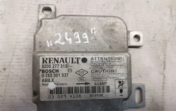 Renault Clio II Airbag control unit/module 8200277315 0285001537 030294138