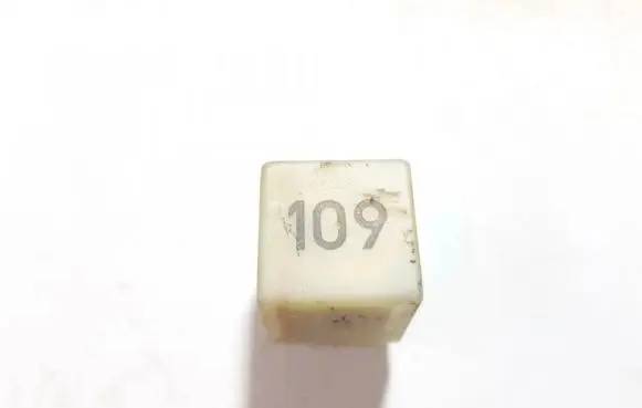 Volkswagen Golf III Other relay 357906381a 24.6900.00