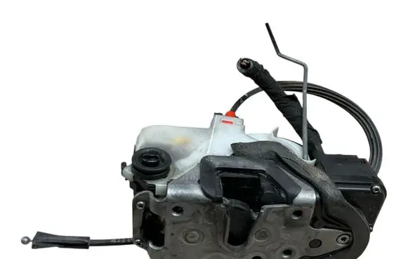 Opel Mokka Rear door lock 13579548