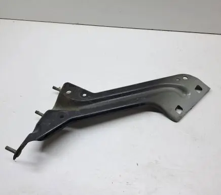 Audi Q5 SQ5 Fender mounting bracket 8R0821135