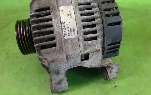 Renault Clio II Generator/alternator 7711134752