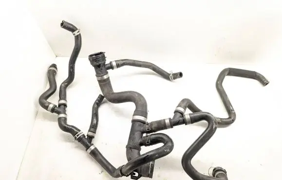 Volvo XC90 Engine coolant pipe/hose 31368402 31338718