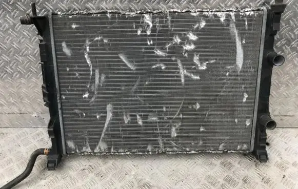Renault Megane II Coolant radiator 872199f 8200115542
