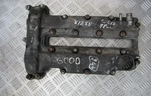 Opel Corsa B Rocker cam cover 90530072