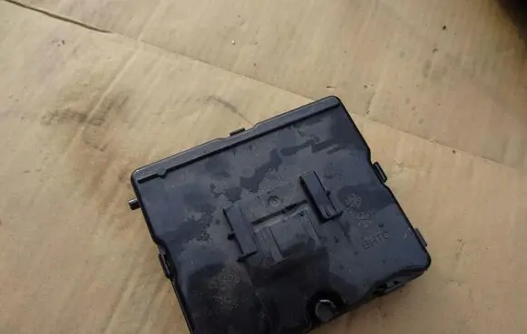 Nissan Qashqai Air conditioner control unit module 27760HV70B