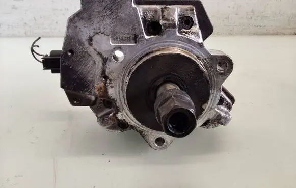 BMW 5 E60 E61 Fuel injection high pressure pump 0445010073 7788678 436225