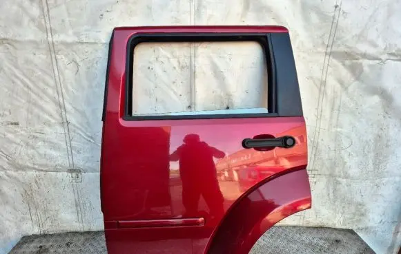 Dodge Nitro Rear door