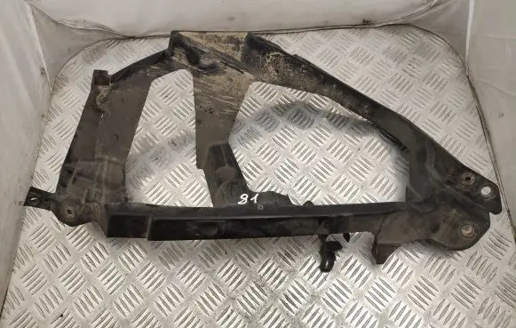 Mitsubishi Colt Headlight/headlamp mounting bracket MN105060