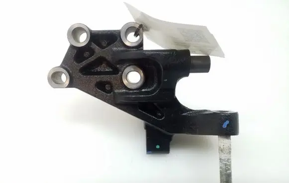 Toyota RAV 4 (XA40) Engine mounting bracket 123150R020