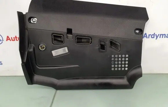 Dashboard lower bottom trim panel