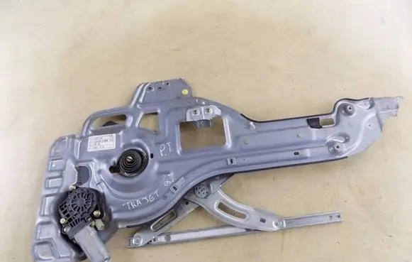 Hyundai Trajet Rear door window regulator with motor