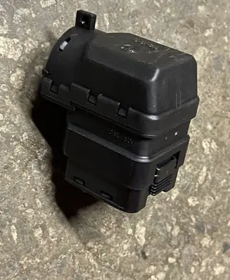 BMW 5 E39 Ignition lock contact 6901961