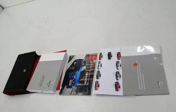 Nissan Qashqai Owners service history hand book OM18LVJ11E2