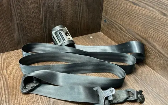 Opel Movano B Front seatbelt 868840019R