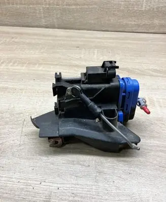 Audi A8 S8 D2 4D Rear door lock 4D0839016D