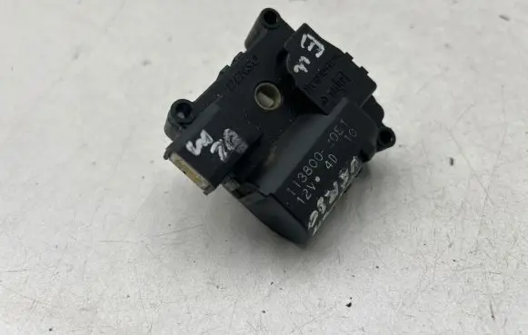 Toyota Corolla Verso AR10 Air flap motor/actuator 1138002051