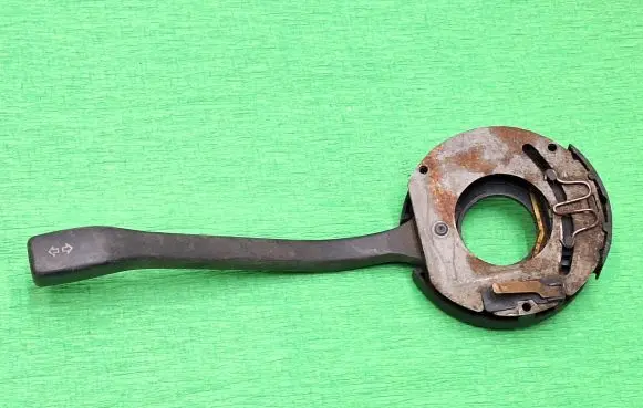 Volkswagen PASSAT B2 Indicator stalk