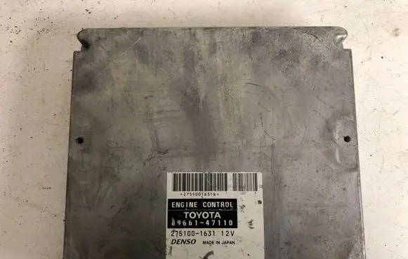 Toyota Prius (NHW20) Engine control unit/module 8966147110 2751001631