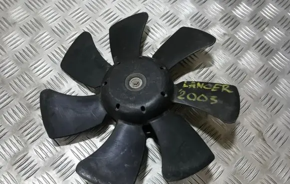 Mitsubishi Lancer Radiator cooling fan shroud
