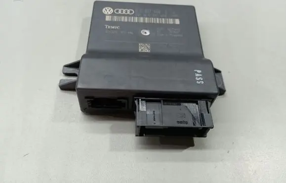 Audi A6 S6 C6 4F Gateway control module 4L0907468B