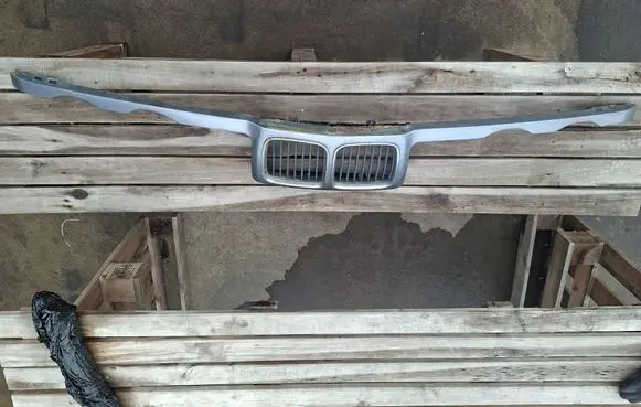 BMW 5 E34 Front grill 51131973825
