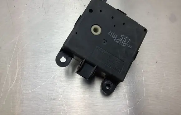 Renault Laguna III Air flap motor/actuator 52410557 080303F A24850A8400002
