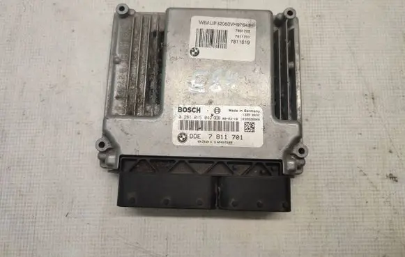 BMW 1 E81 E87 Engine control unit/module 7811701 13617812001 13617812501
