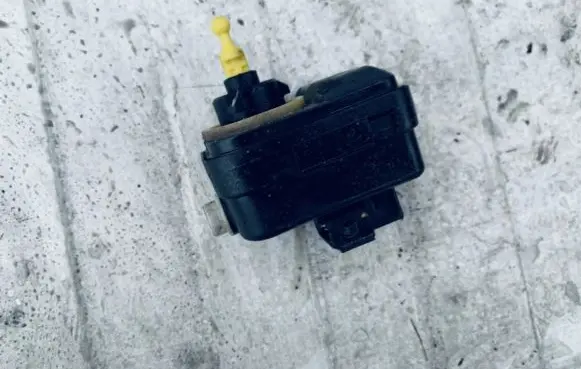 Headlight level adjustment motor