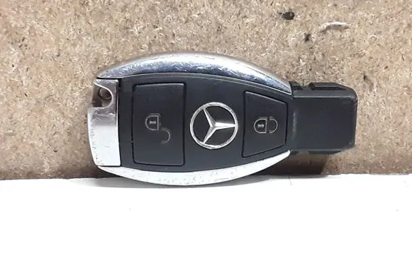 Mercedes-Benz CLA C117 X117 W117 Ignition key/card 20130J6165 1206521C