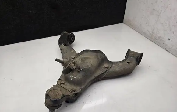 Mercedes-Benz Sprinter W906 Front lower control arm/wishbone L14801