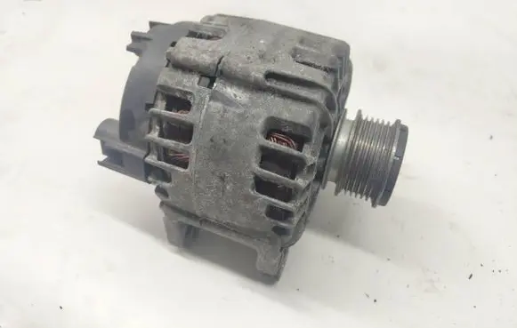 Volkswagen Golf VI Generator/alternator 03L903023A 2608901A 210022148