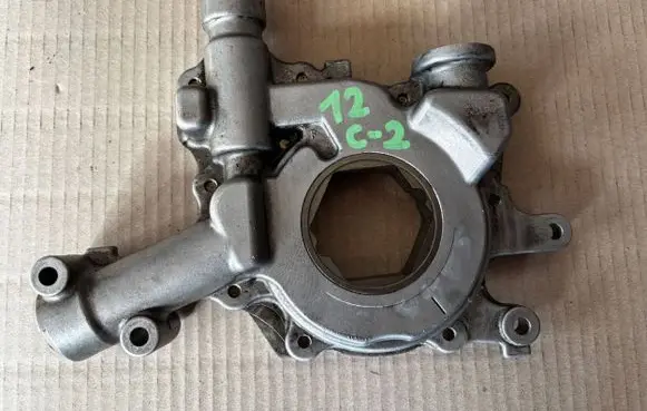 Renault Espace - Grand espace IV Oil pump P9X701