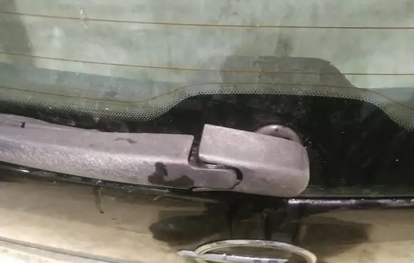 Opel Zafira B Rear window wiper motor 