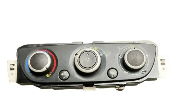 Renault Megane III Climate control unit T1001876K