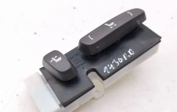 Lexus IS 220D-250-350 Seat control switch 18A197